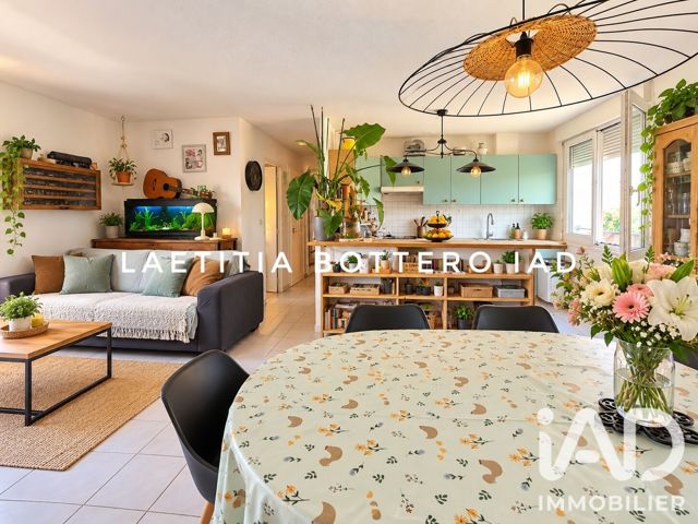 Vente  Appartement F3  de 65 m² à Toulon 165 000 euros Réf: SFN-2127500