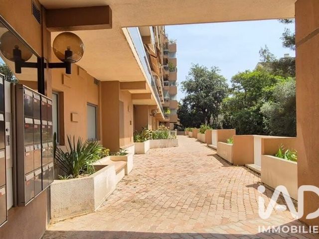 Vente  Appartement T3  de 67 m² à Toulon 179 000 euros Réf: SFN-2127539