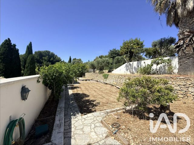 Vente  Terrain de 1088 m² à Sanary 690 000 euros Réf: SFN-2058811