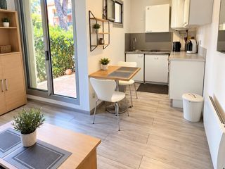 Vente  Studio de 26 m² à Fréjus 140 000 euros