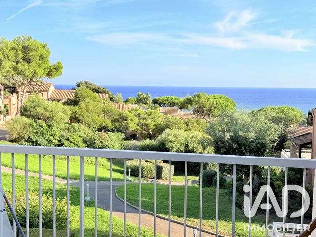 Vente  Appartement F2  de 30 m² à Sainte Maxime 239 000 euros Réf: SFN-2126362