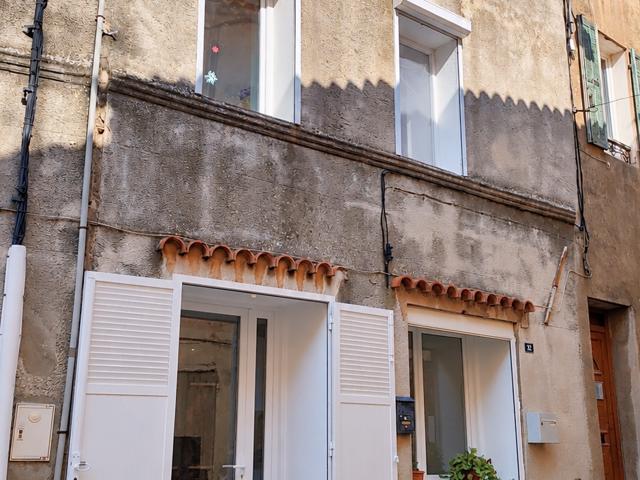 Vente  Maison de 65 m² à Pourrières 200 000 euros Réf: SFN-2131540