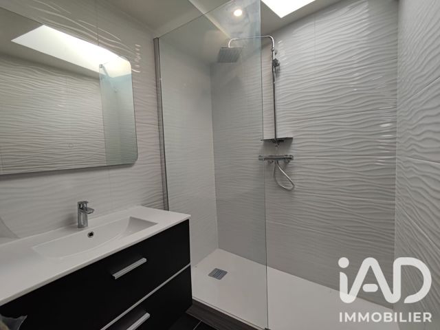Vente  Appartement F3  de 47 m² à Saint Raphaël 215 000 euros Réf: SFN-2103705