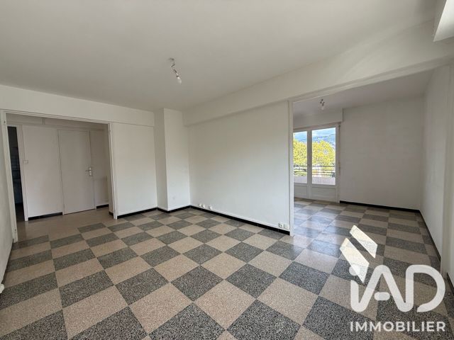 Vente  Appartement F4  de 69 m² à Toulon 245 000 euros Réf: SFN-2132120