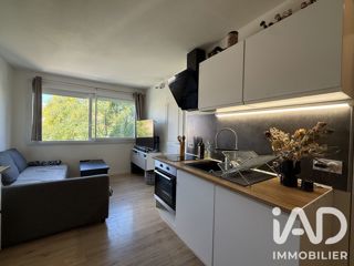 Vente  Appartement T2  de 33 m² à La Crau 159 500 euros Réf: SFN-2131506