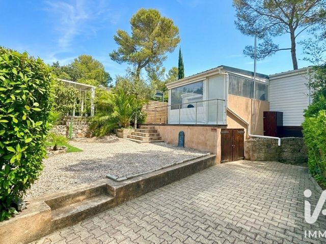 Vente  Terrain de 200 m² à Fréjus 83 000 euros Réf: SFN-2019373