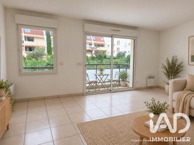 Vente  Appartement T2  de 49 m² à Toulon 179 000 euros Réf: SFN-2140688