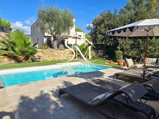 Vente  Maison de 147 m² à Solliès Toucas 869 000 euros