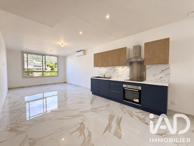 Vente  Appartement F4  de 83 m² à Toulon 229 000 euros Réf: SFN-2144799