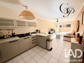 Vente  Appartement F2  de 49 m² à Six-Fours 229 000 euros Réf: SFN-2144805