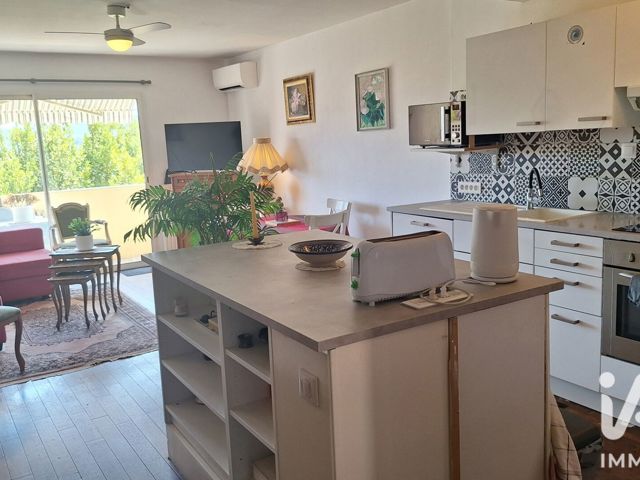Vente  Appartement F3  de 66 m² à Six-Fours 279 000 euros Réf: SFN-2148136
