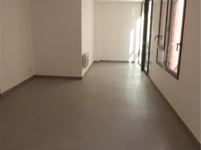 Location  Appartement F2  de 64 m² à Toulon Centre 540 euros Réf: SFN-PS02