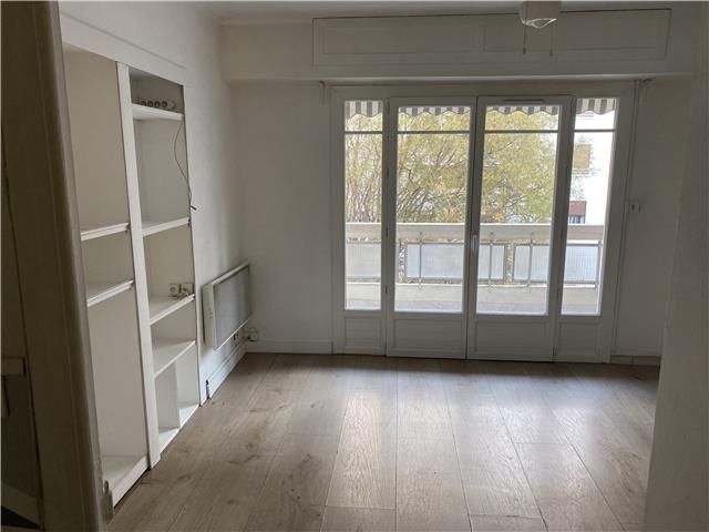 Location  Appartement T2  de 38 m² à Toulon 595 euros Réf: SFN-8
