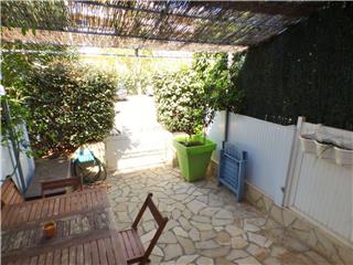 Location Vacances,  Appartement F2  pour 4 personnes à La Seyne Les Sablettes
