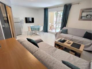Location Vacances,  Appartement T3  pour 6 personnes à Six-Fours