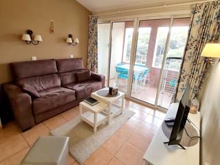 Location Vacances,  Appartement T3  pour 4 personnes à Six-Fours