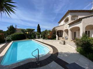 Location Vacances,  Maison pour 8 personnes à La Seyne