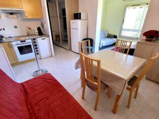 Location Vacances,  Appartement T2  pour 4 personnes à Six-Fours