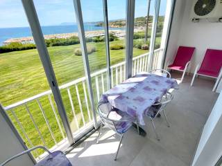 Location Vacances,  Appartement T3  pour 4 personnes à Six-Fours