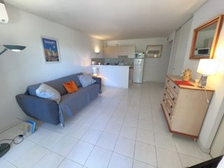 Location Vacances,  Appartement T2  pour 4 personnes à Sanary