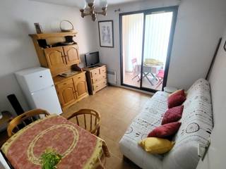 Location Vacances,  Appartement F2  pour 3 personnes à Six-Fours