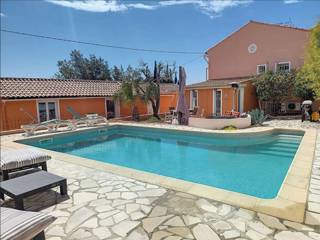 Location Vacances,  Appartement F5  pour 7 personnes à Six-Fours