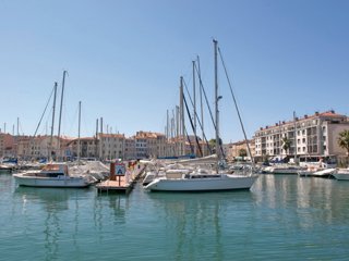 Location Vacances,  Appartement F4  pour 4 personnes à La Seyne