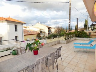 Location Vacances,  Appartement F5  pour 6 personnes à Sanary