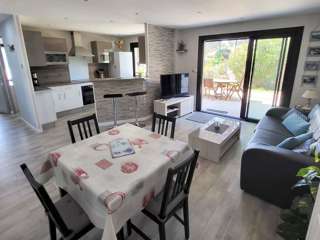 Location Vacances,  Appartement T2  pour 4 personnes à Six-Fours Les Lônes