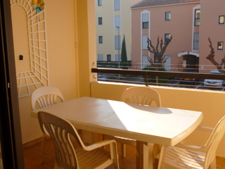Location Vacances,  Appartement F3  pour 4 personnes à Sanary