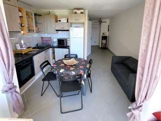 Location Vacances,  Appartement T2  pour 5 personnes à Six-Fours