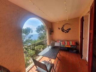 Location Vacances,  Appartement T3  pour 5 personnes à Saint Mandrier Pin Rolland