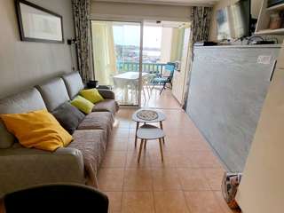 Location Vacances,  Appartement F2  pour 4 personnes à Six-Fours