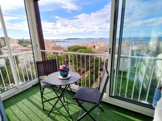 Location Vacances,  Appartement T2  pour 2 personnes à Six-Fours