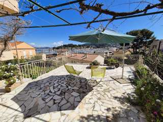 Location Vacances,  Appartement T3  pour 3 personnes à Saint Mandrier Village