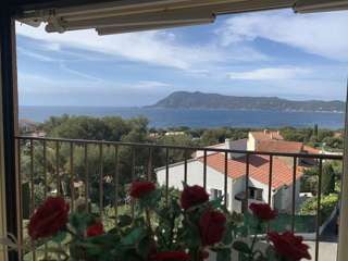 Location Vacances,  Appartement F3  pour 4 personnes à Saint Mandrier Pin Rolland