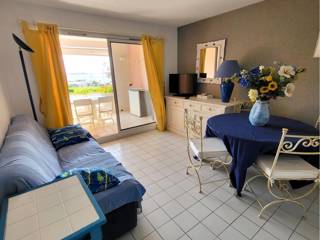 Location Vacances,  Appartement T2  pour 2 personnes à Six-Fours